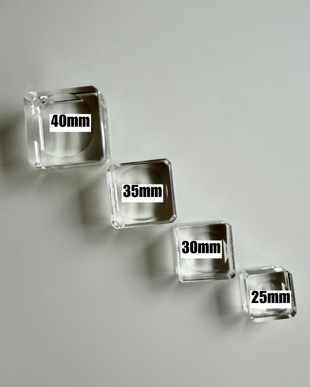 Clear Cube Sphere Holder